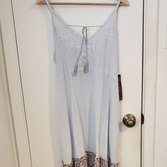 raya sun Dresses & Skirts - Raya Sun Embroidered Spaghetti Strap Sundress Ice Blue Women's Size XL